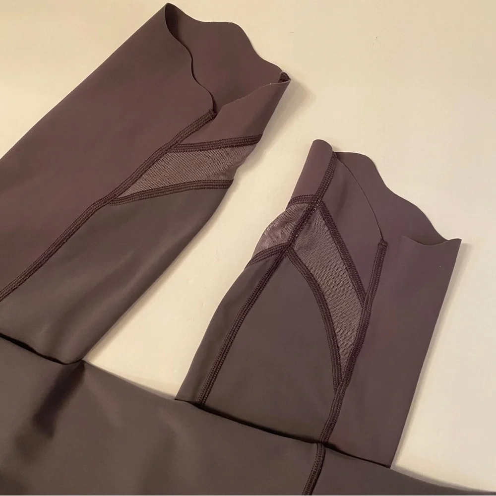 LULULEMON PANTS LEGGINGS CAPRI CROPPED GRAY SHEER SCALLOP HEM SIZE 10